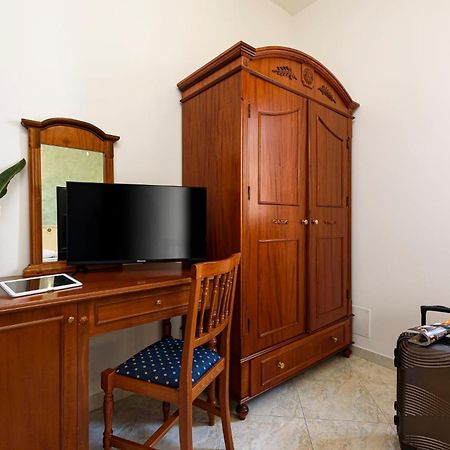Araba Fenice Hotel 산비토로카포 외부 사진