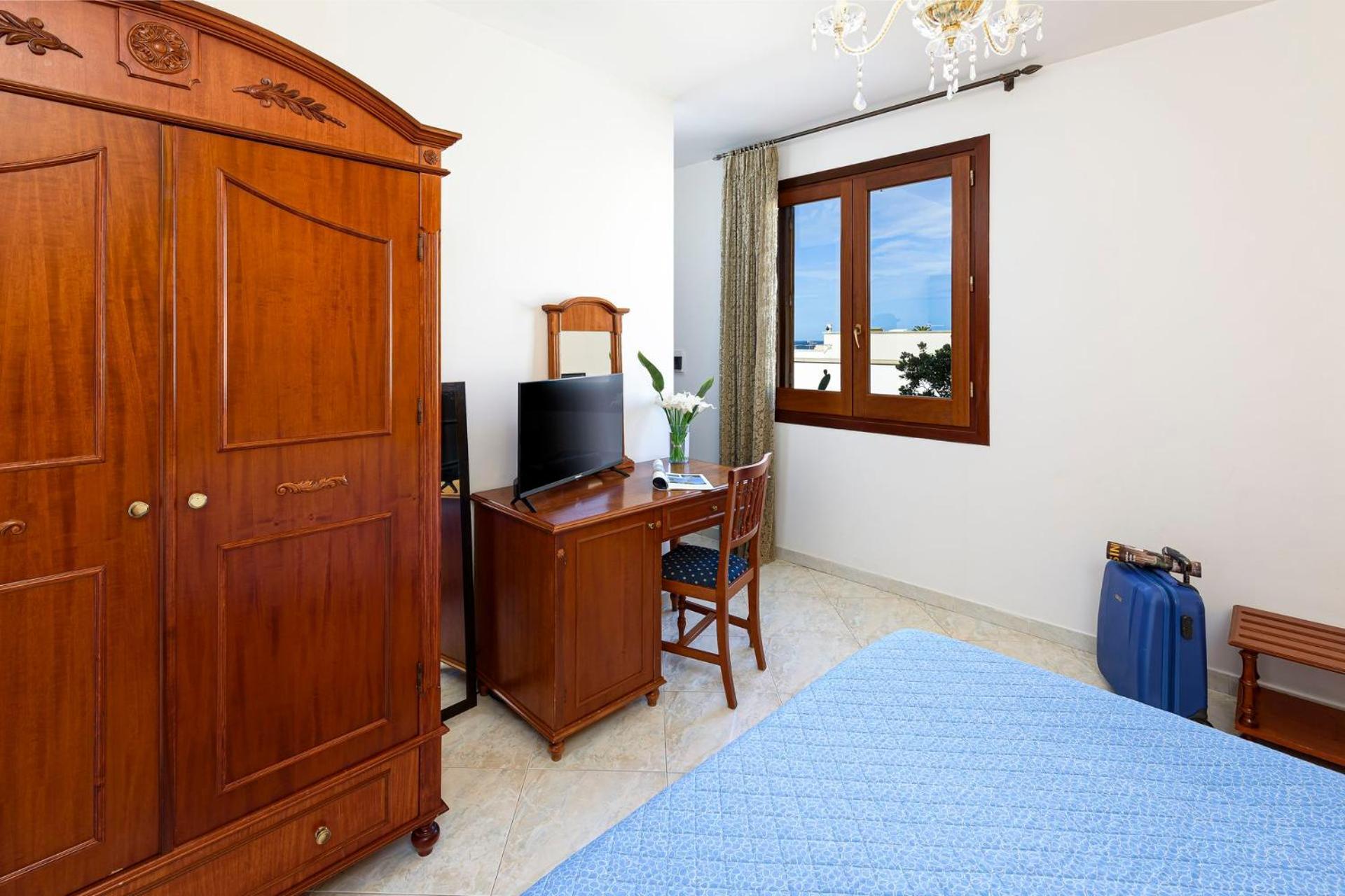 Araba Fenice Hotel 산비토로카포 외부 사진
